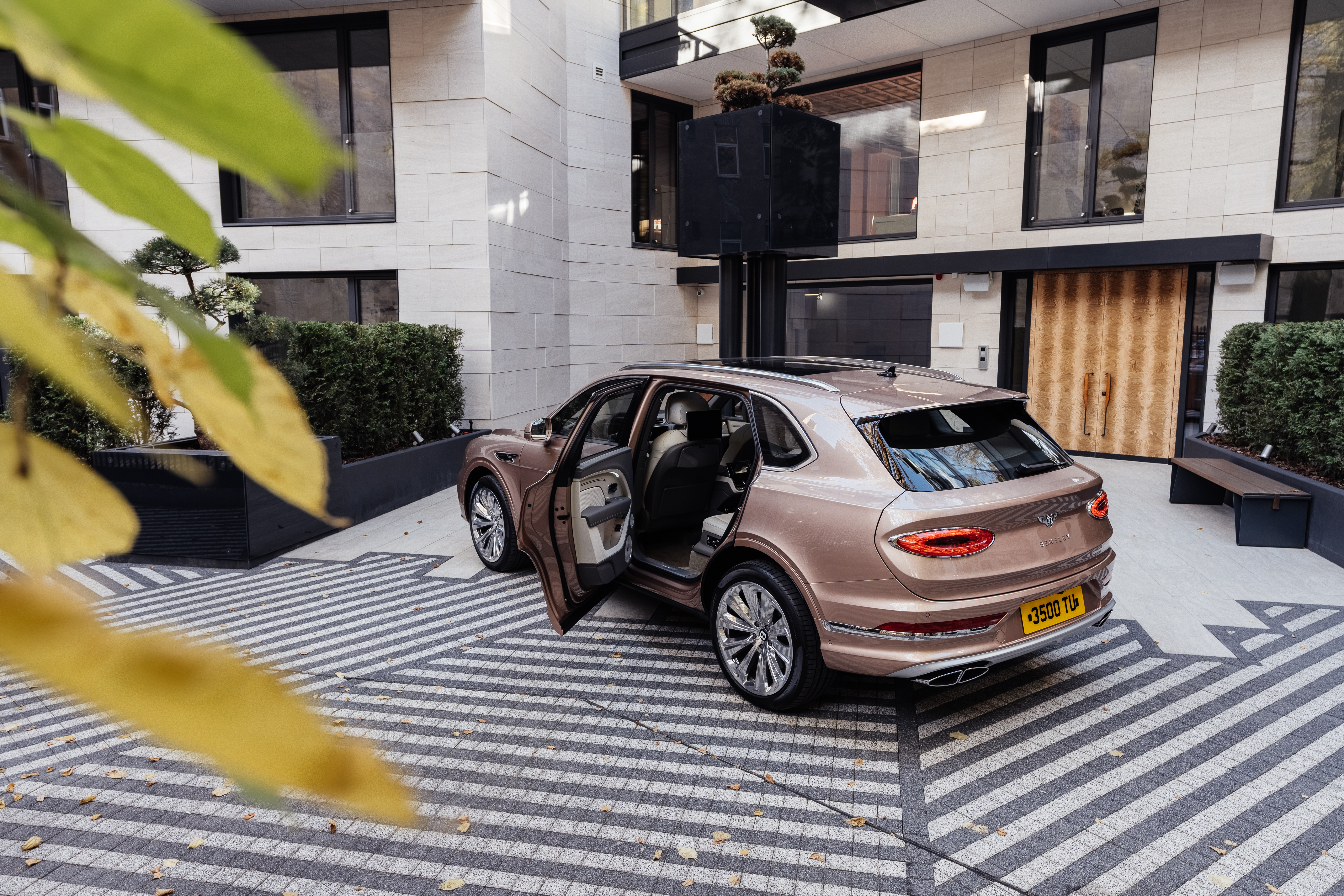 Bentayga EWB Azure