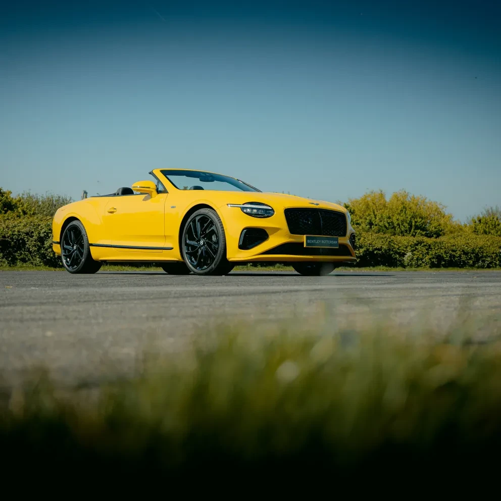 Bentley Rotterdam - Continental GTC 3.4 vooraanzicht