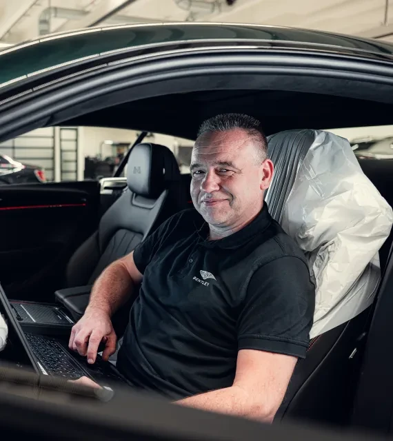 Portret Leo de Baat Bentley