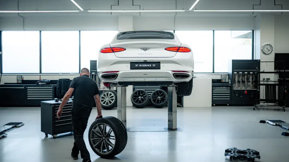 Continental GT in de werkplaats